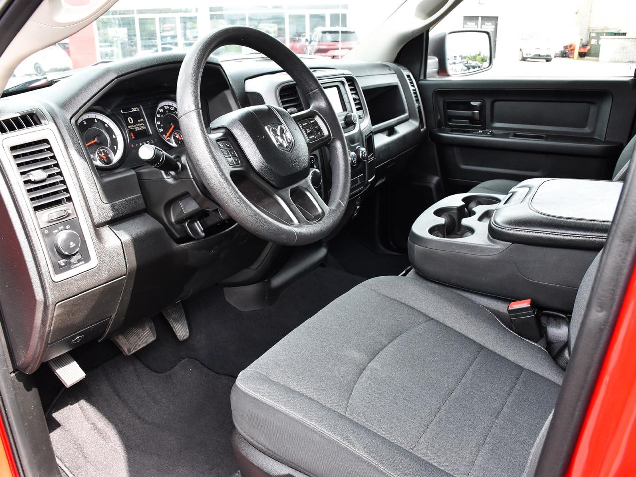 2022 RAM 1500 Classic EXPRESS Photo