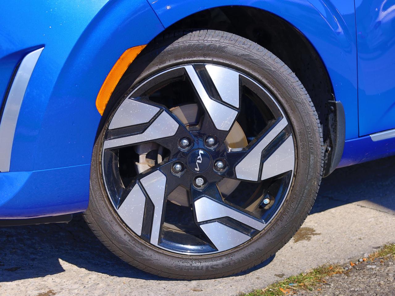 2023 Kia Soul GT-Line Limited   Leather   Cooled Seat   Sunroof Photo