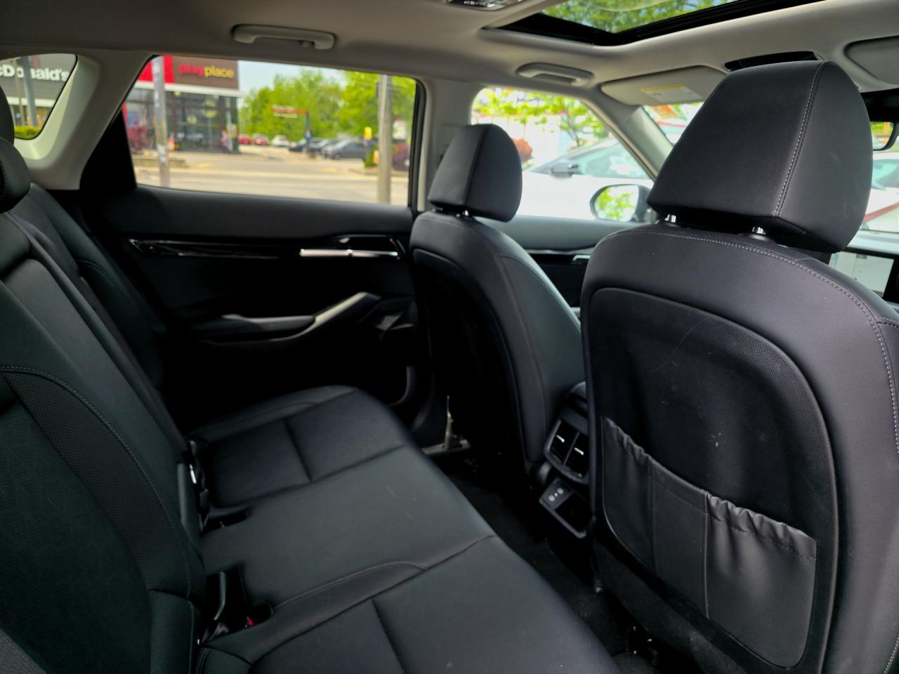 2024 Kia Seltos X-Line AWD   HUD   Bose   Cooled Seat Photo