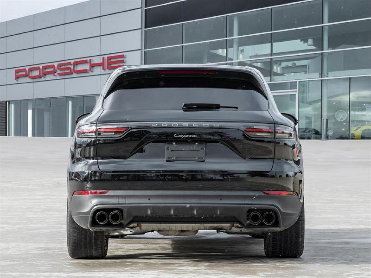 2023 Porsche Cayenne Platinum Edition AWD Assistance Pkg Premium Pkg Pl Photo4