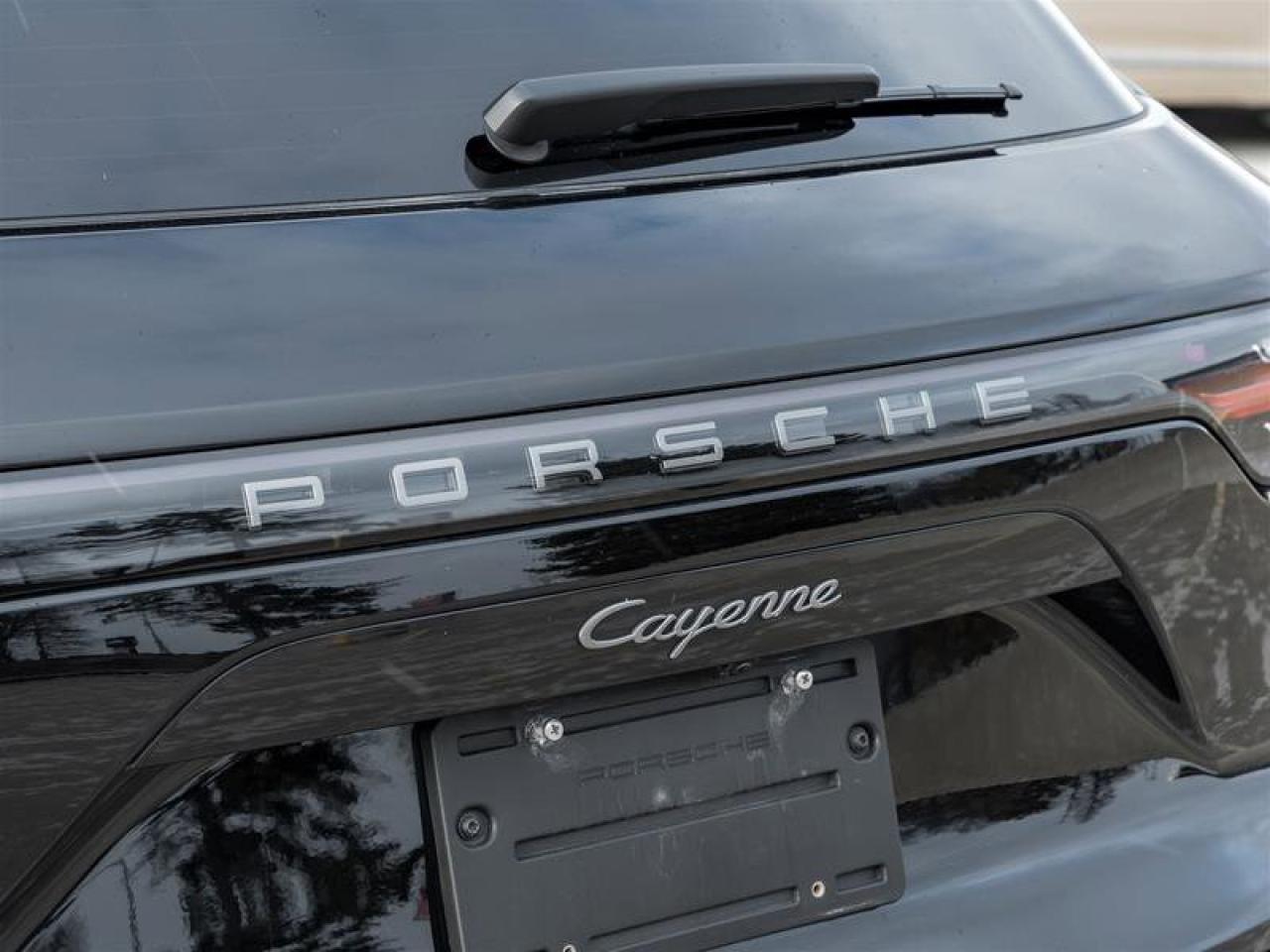 2023 Porsche Cayenne Platinum Edition AWD Assistance Pkg Premium Pkg Pl Photo