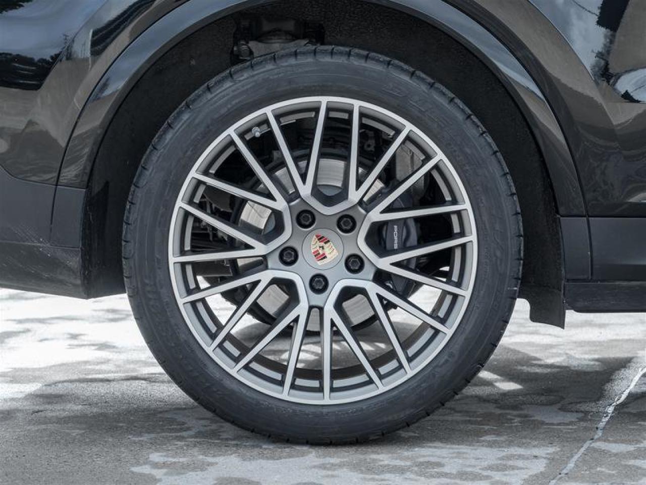 2023 Porsche Cayenne Platinum Edition AWD Assistance Pkg Premium Pkg Pl Photo