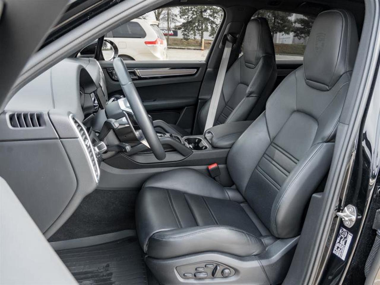 2023 Porsche Cayenne Platinum Edition AWD Assistance Pkg Premium Pkg Pl Photo