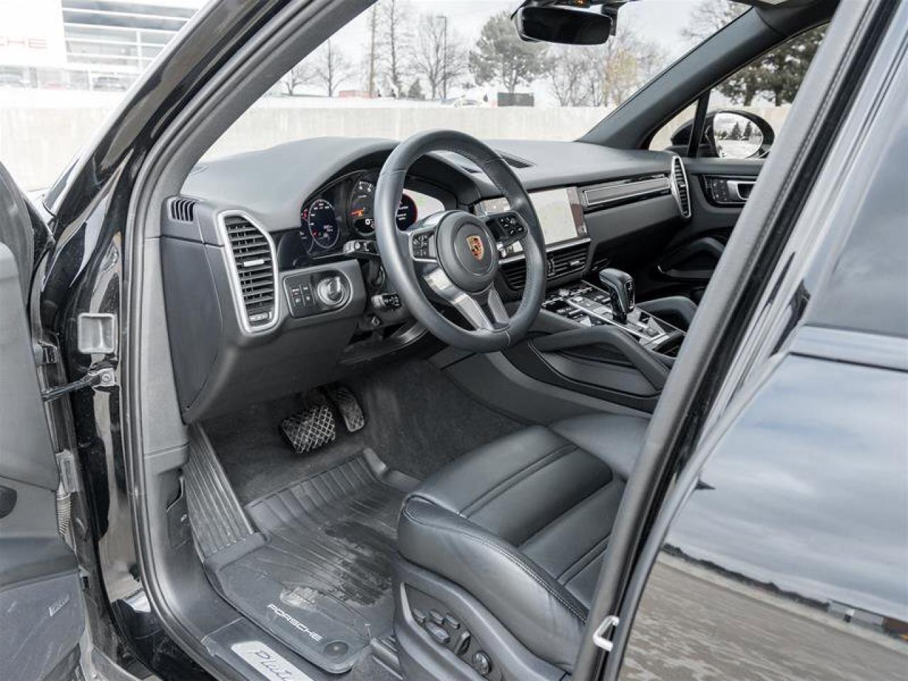 2023 Porsche Cayenne Platinum Edition AWD Assistance Pkg Premium Pkg Pl Photo