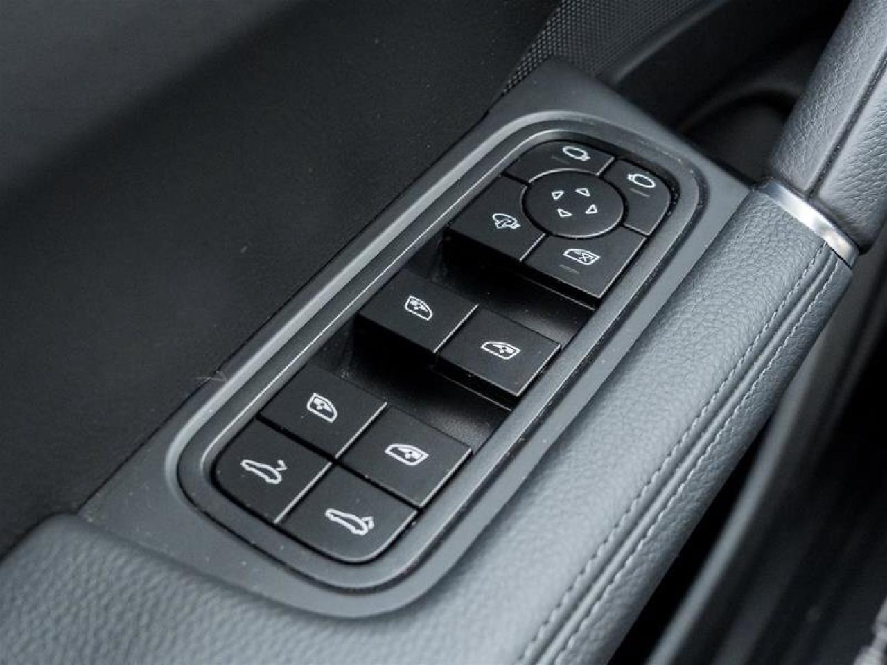 2023 Porsche Cayenne Platinum Edition AWD Assistance Pkg Premium Pkg Pl Photo