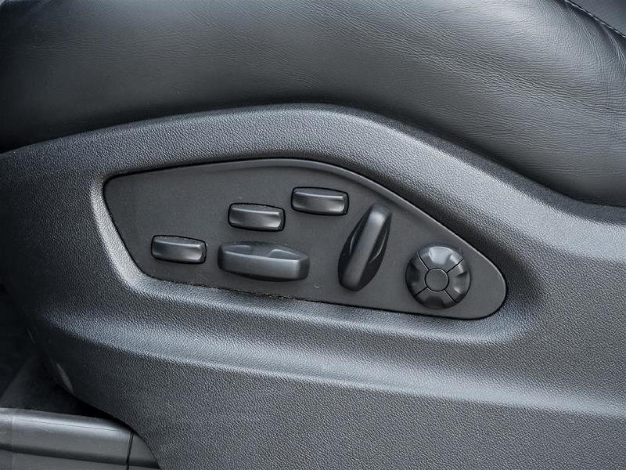 2023 Porsche Cayenne Platinum Edition AWD Assistance Pkg Premium Pkg Pl Photo