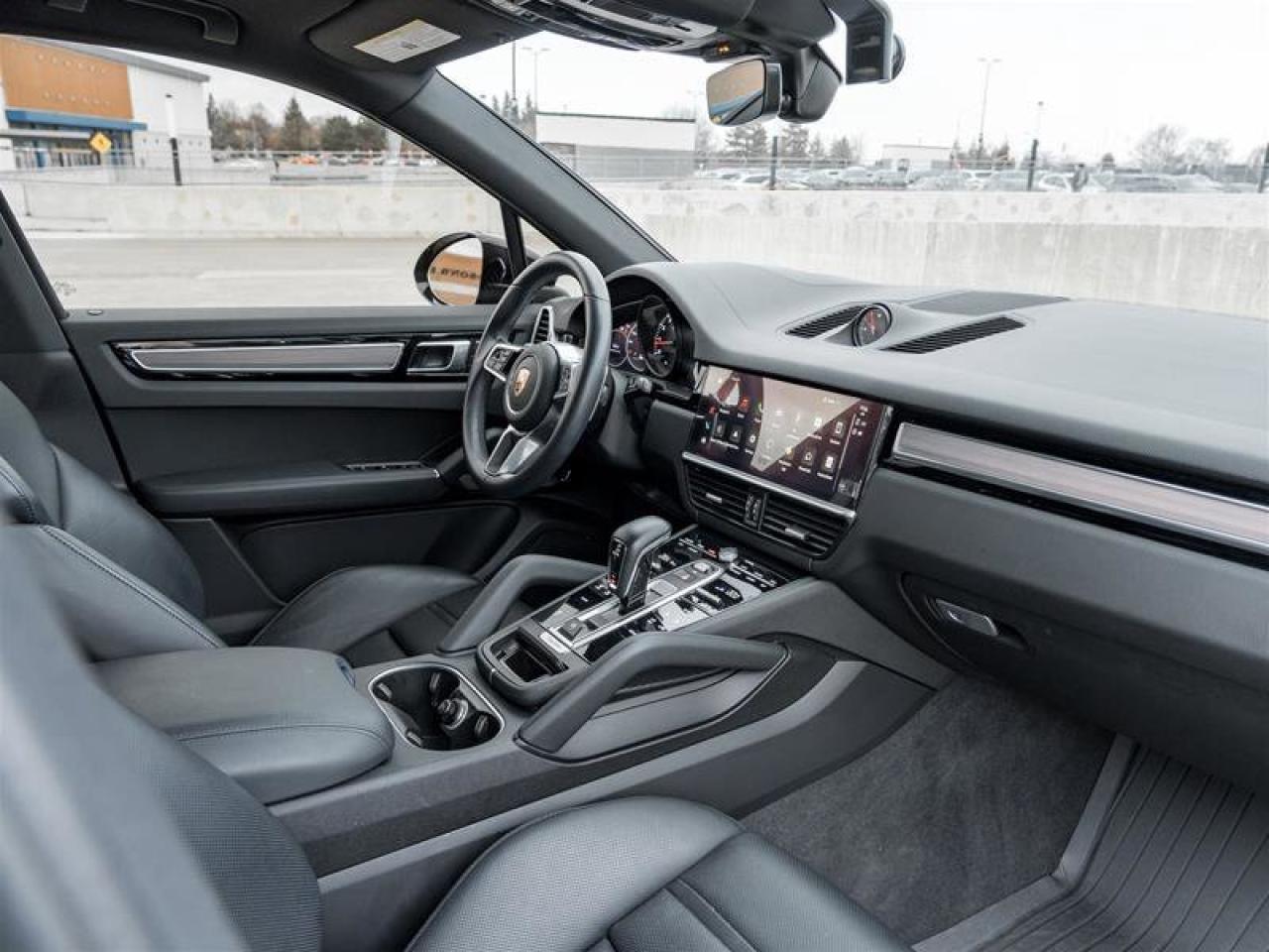 2023 Porsche Cayenne Platinum Edition AWD Assistance Pkg Premium Pkg Pl Photo