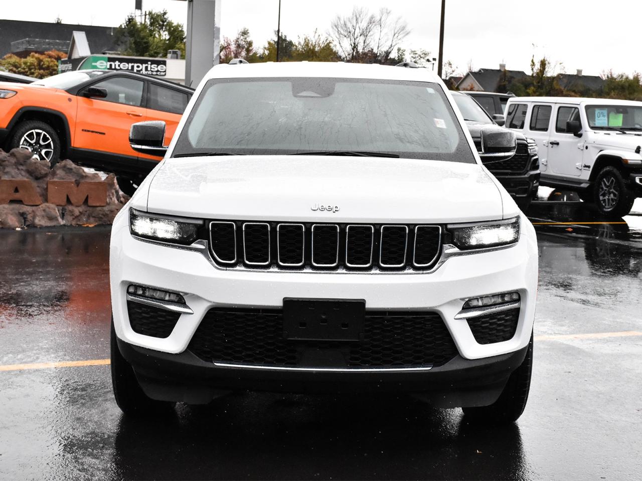 2023 Jeep Grand Cherokee Limited Photo2