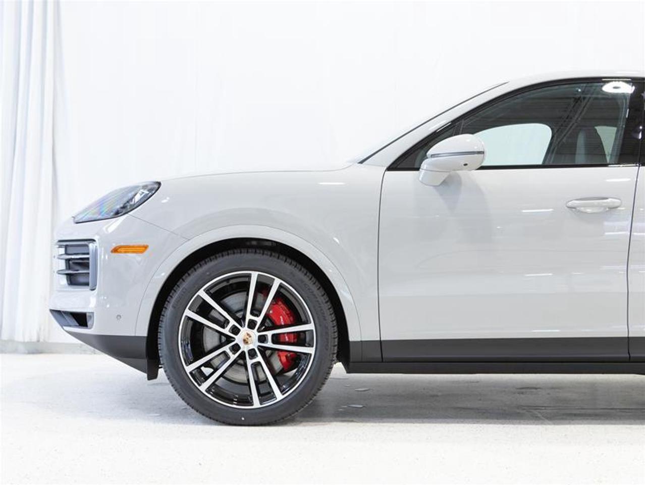 2025 Porsche Cayenne S Coupe AWD Photo