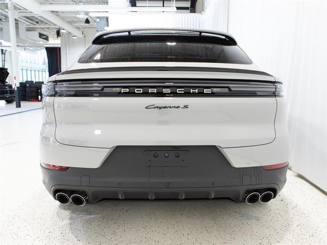 2025 Porsche Cayenne S Coupe AWD Photo