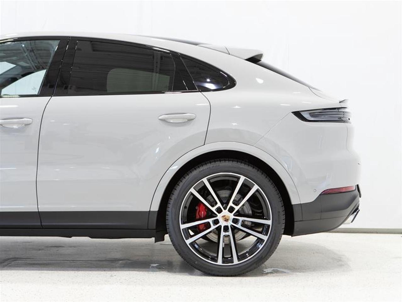 2025 Porsche Cayenne S Coupe AWD Photo