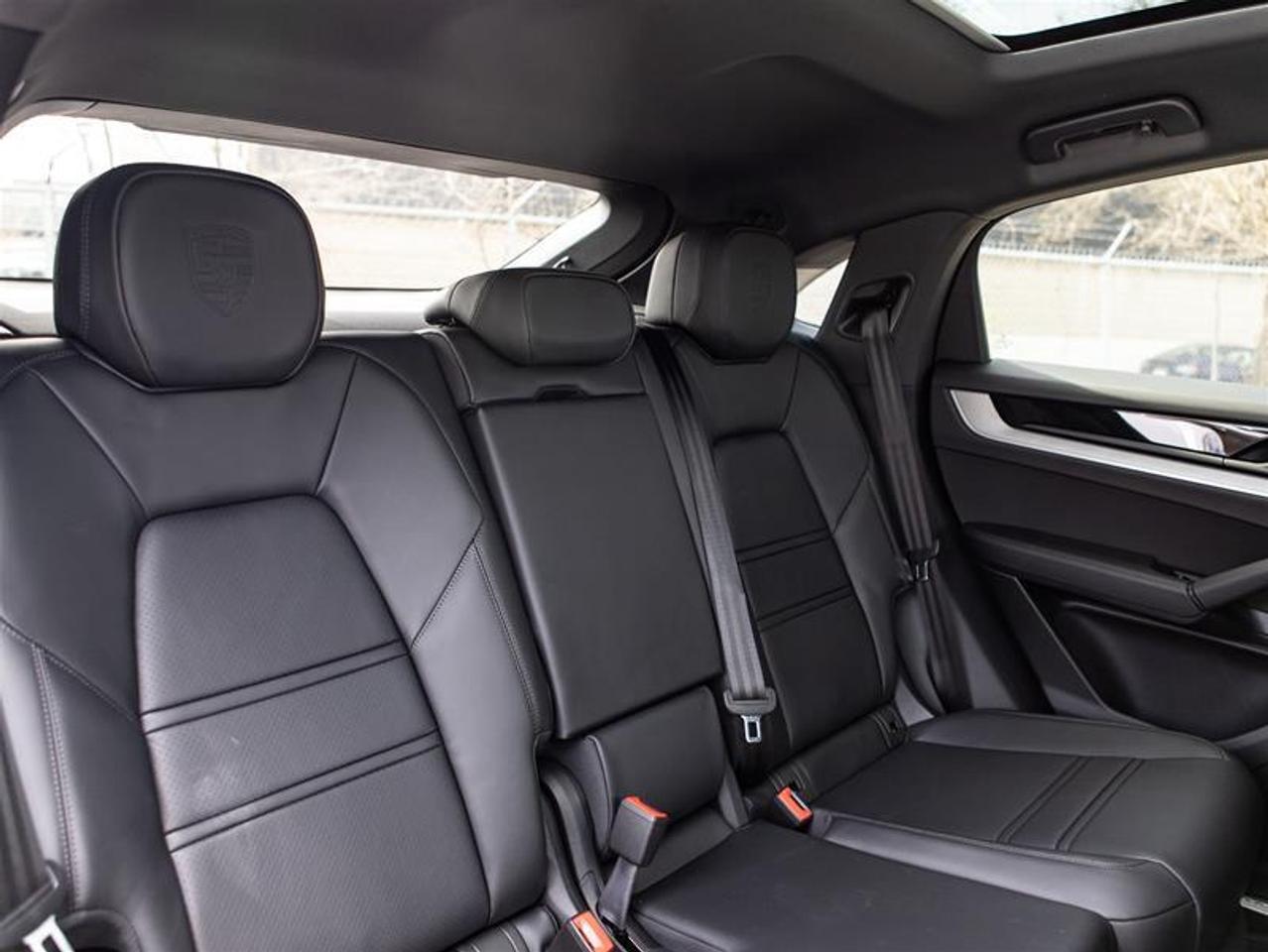 2025 Porsche Cayenne S Coupe AWD Photo