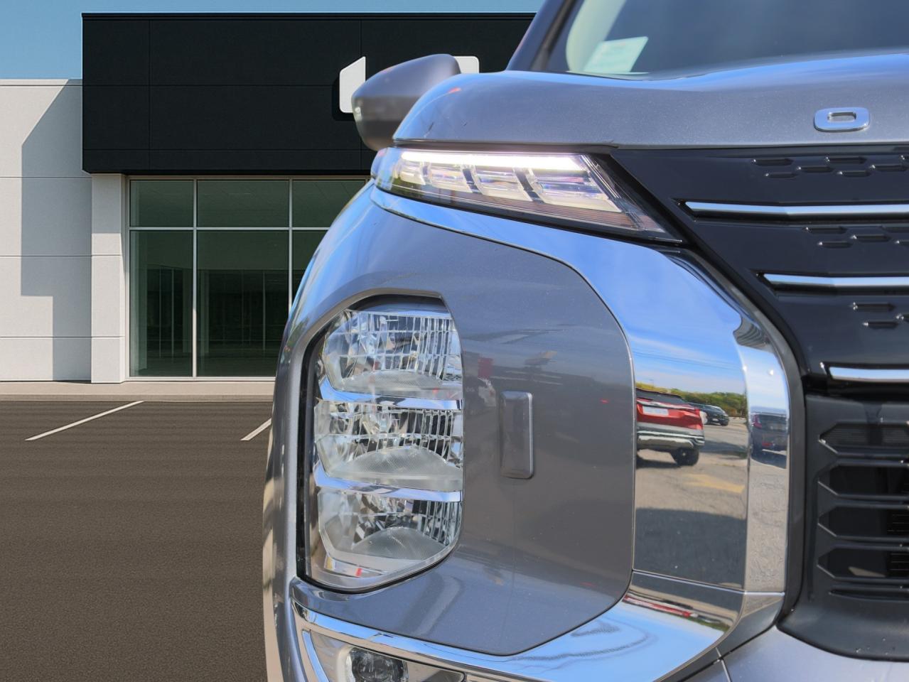 2023 Mitsubishi Outlander PHEV SEL S-AWC   Rain-Sensing Wipers   NAV   360 Cam Photo