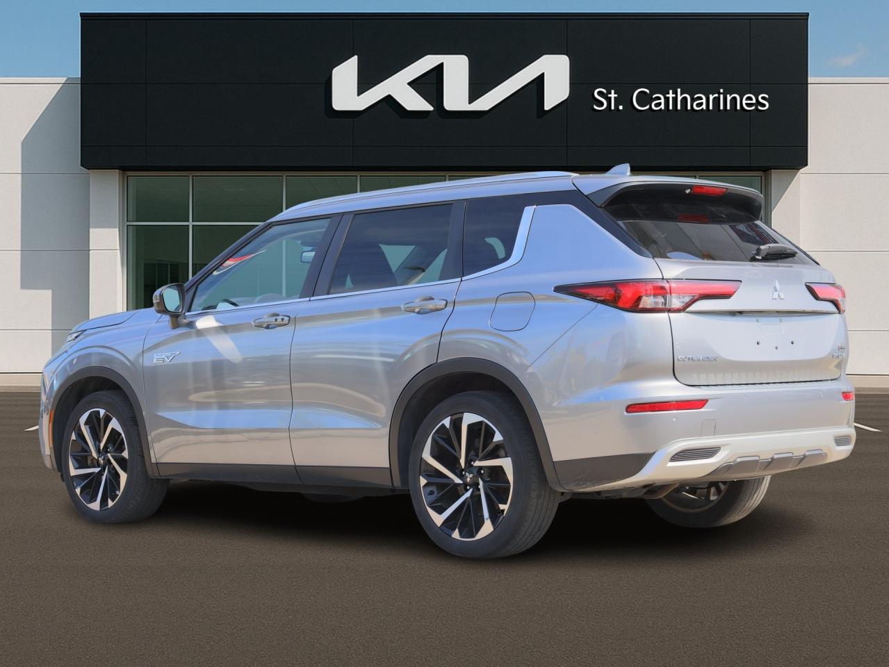 2023 Mitsubishi Outlander PHEV SEL S-AWC   Rain-Sensing Wipers   NAV   360 Cam Photo