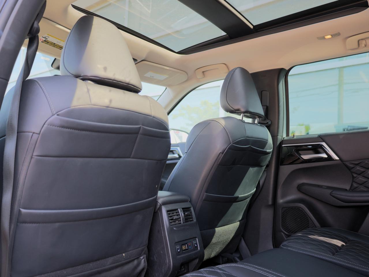 2023 Mitsubishi Outlander PHEV SEL S-AWC   Rain-Sensing Wipers   NAV   360 Cam Photo