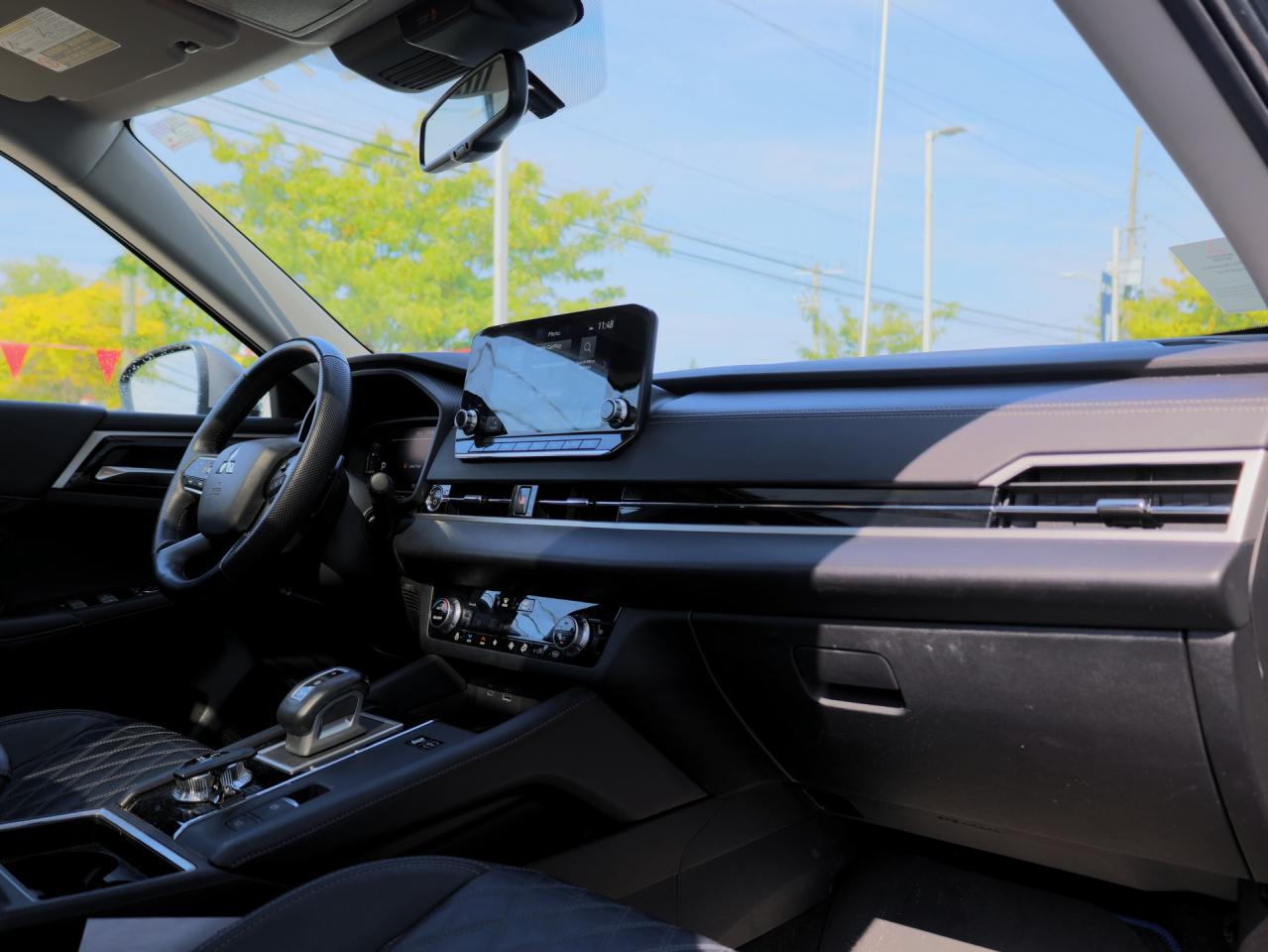 2023 Mitsubishi Outlander PHEV SEL S-AWC   Rain-Sensing Wipers   NAV   360 Cam Photo