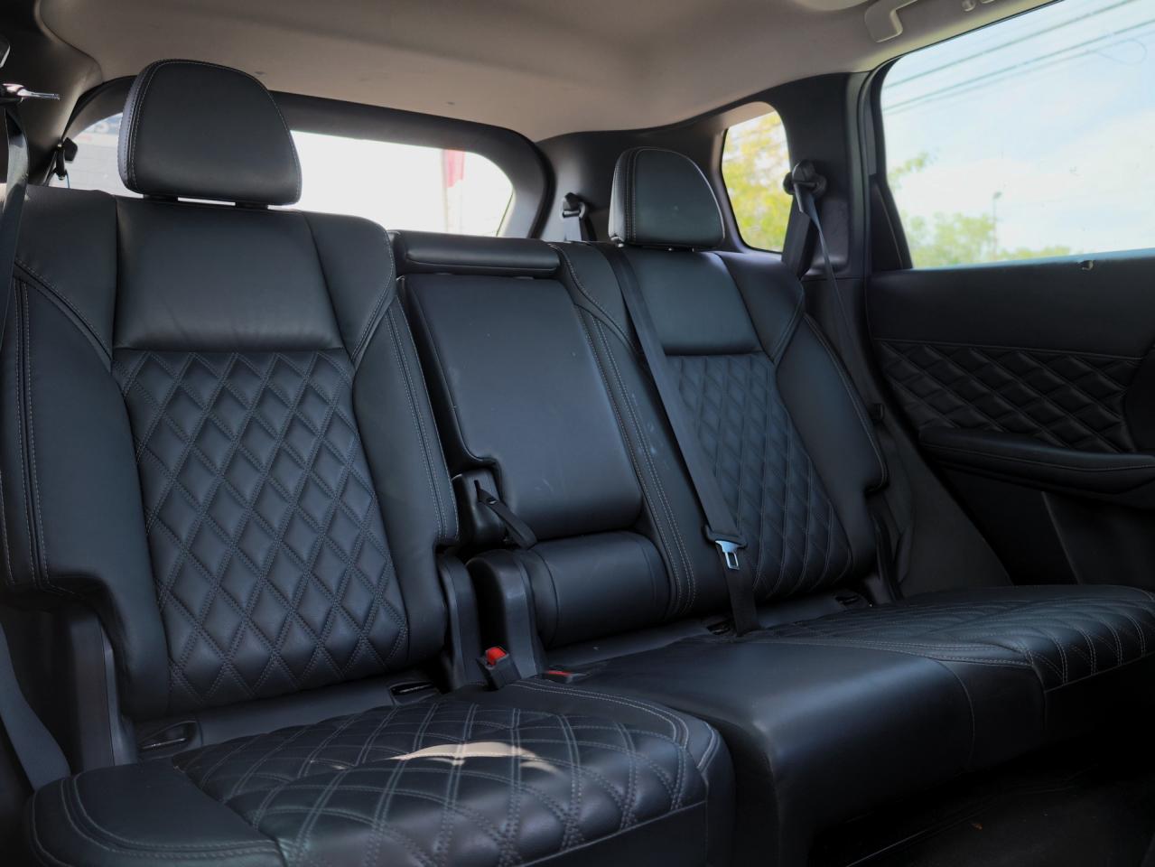 2023 Mitsubishi Outlander PHEV SEL S-AWC   Rain-Sensing Wipers   NAV   360 Cam Photo