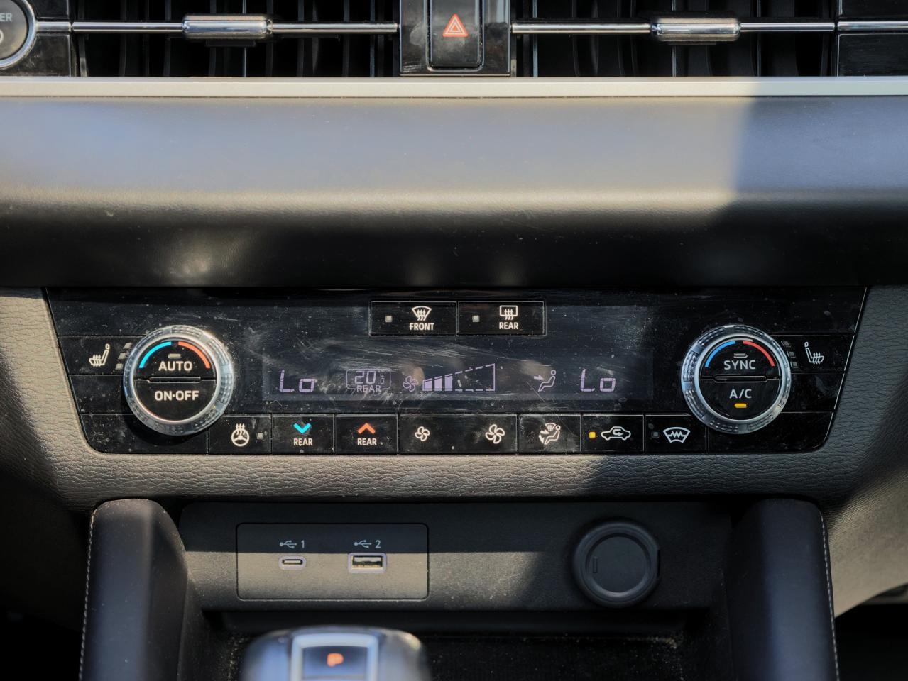 2023 Mitsubishi Outlander PHEV SEL S-AWC   Rain-Sensing Wipers   NAV   360 Cam Photo