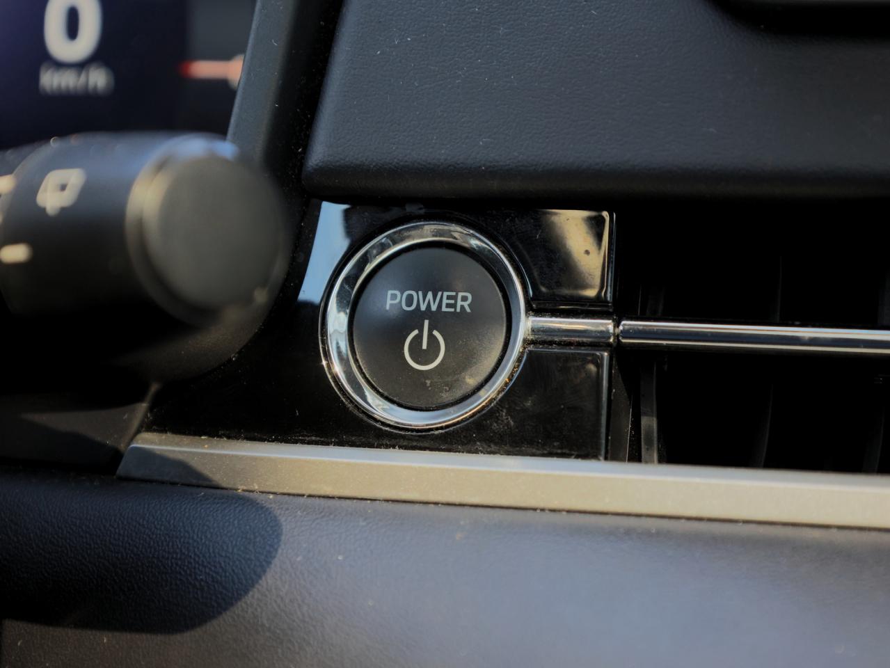 2023 Mitsubishi Outlander PHEV SEL S-AWC   Rain-Sensing Wipers   NAV   360 Cam Photo