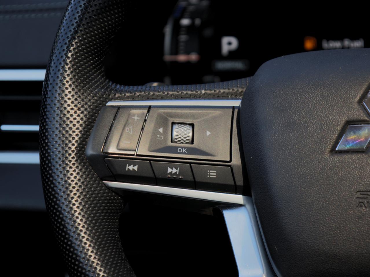 2023 Mitsubishi Outlander PHEV SEL S-AWC   Rain-Sensing Wipers   NAV   360 Cam Photo