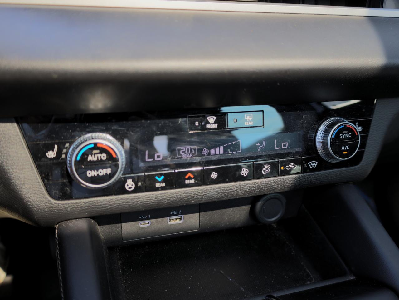 2023 Mitsubishi Outlander PHEV SEL S-AWC   Rain-Sensing Wipers   NAV   360 Cam Photo