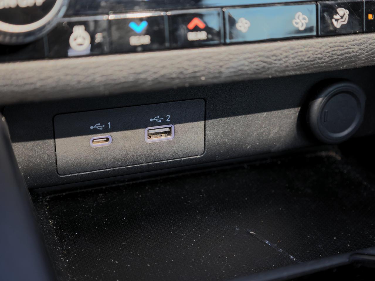 2023 Mitsubishi Outlander PHEV SEL S-AWC   Rain-Sensing Wipers   NAV   360 Cam Photo