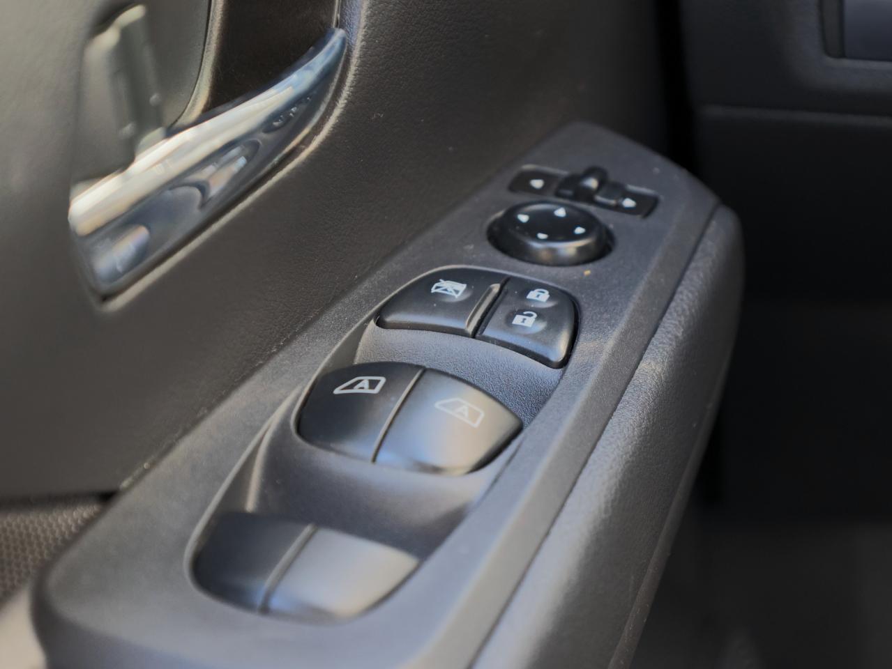 2024 Nissan Kicks SV   Climate Ctrl   Smart Cruise   Push Start Photo