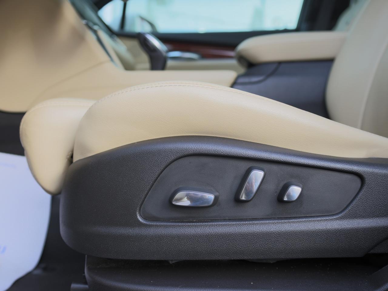 2017 Cadillac XT5 Luxury AWD   Navi   Leather   Panoramic Sunroof Photo