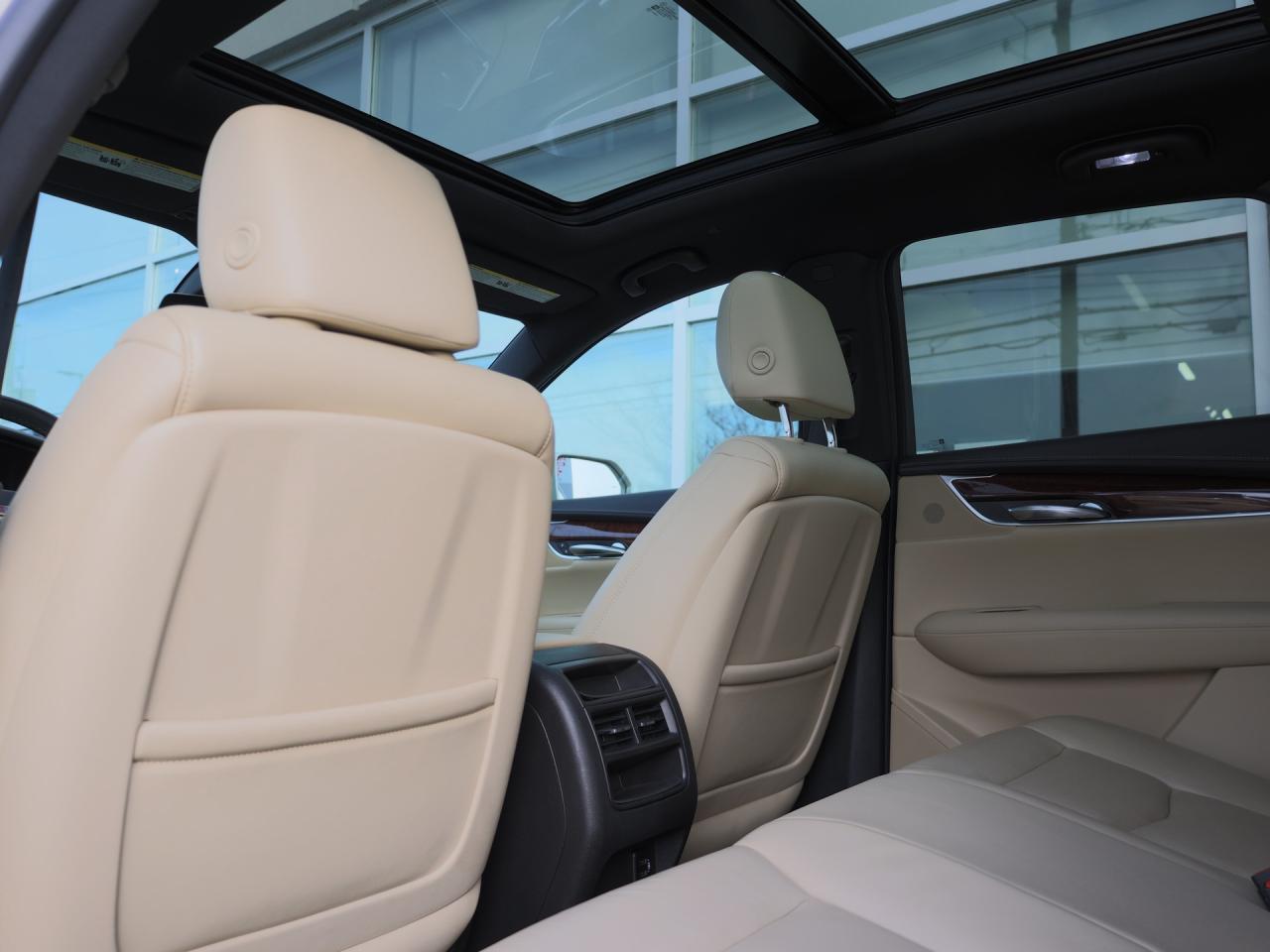 2017 Cadillac XT5 Luxury AWD   Navi   Leather   Panoramic Sunroof Photo