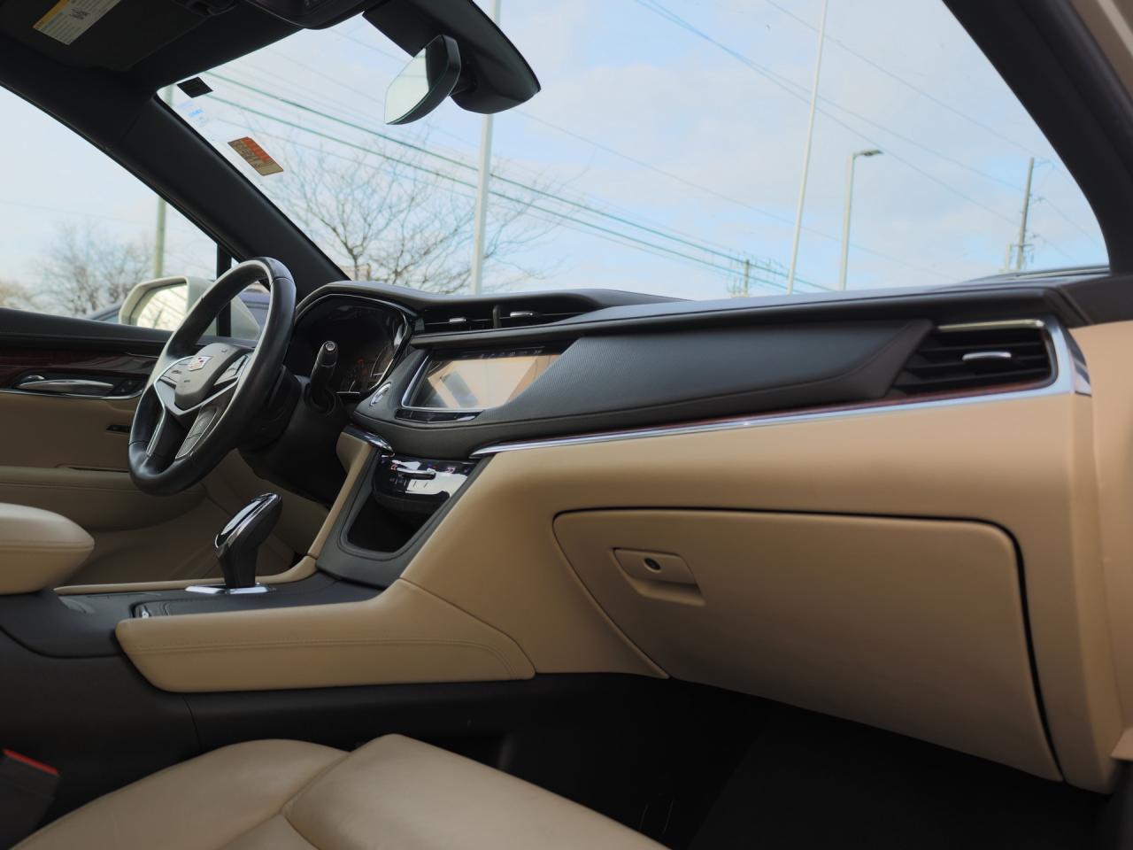 2017 Cadillac XT5 Luxury AWD   Navi   Leather   Panoramic Sunroof Photo