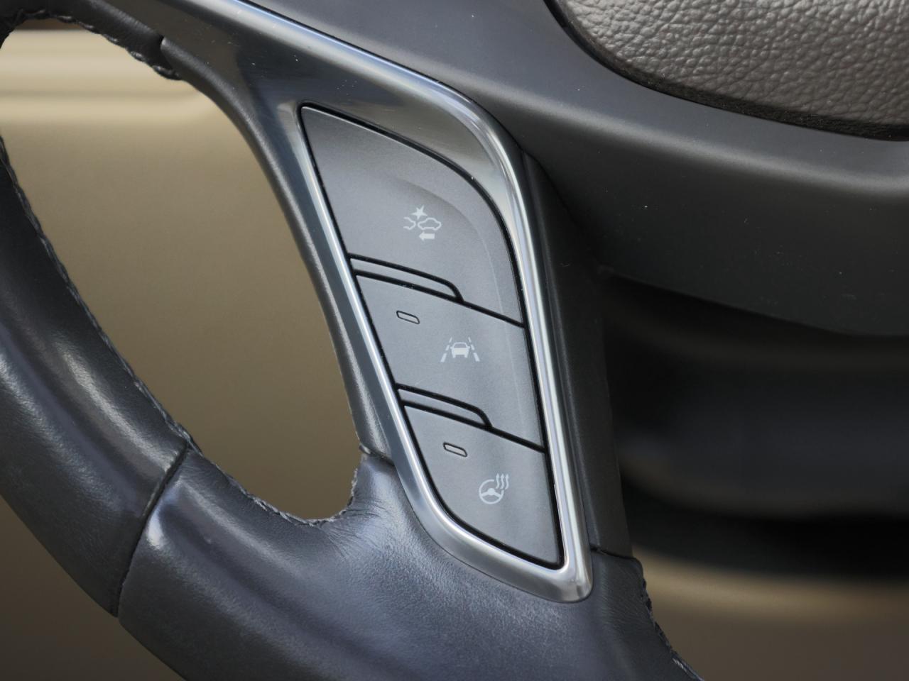 2017 Cadillac XT5 Luxury AWD   Navi   Leather   Panoramic Sunroof Photo