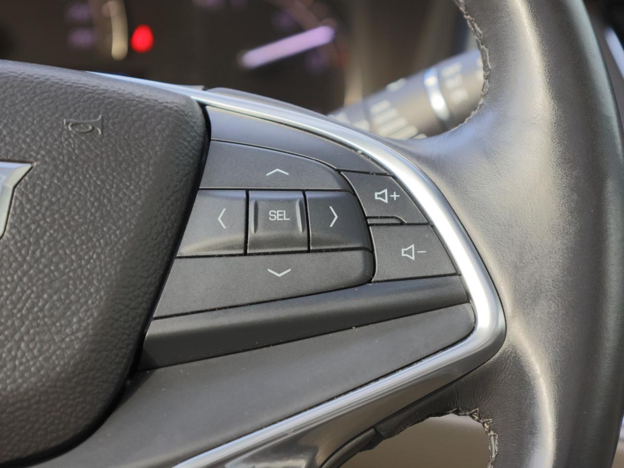 2017 Cadillac XT5 Luxury AWD   Navi   Leather   Panoramic Sunroof Photo