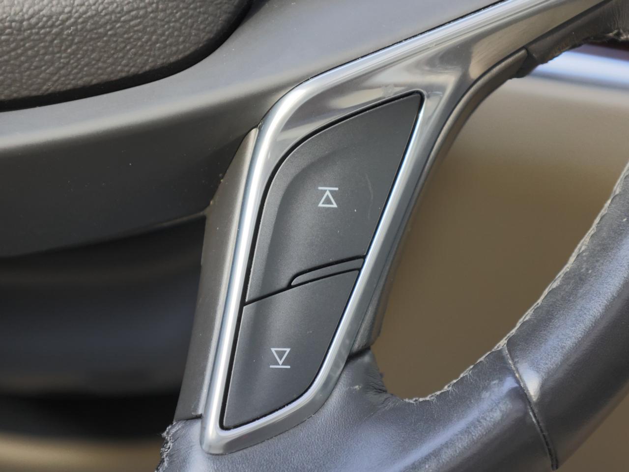 2017 Cadillac XT5 Luxury AWD   Navi   Leather   Panoramic Sunroof Photo