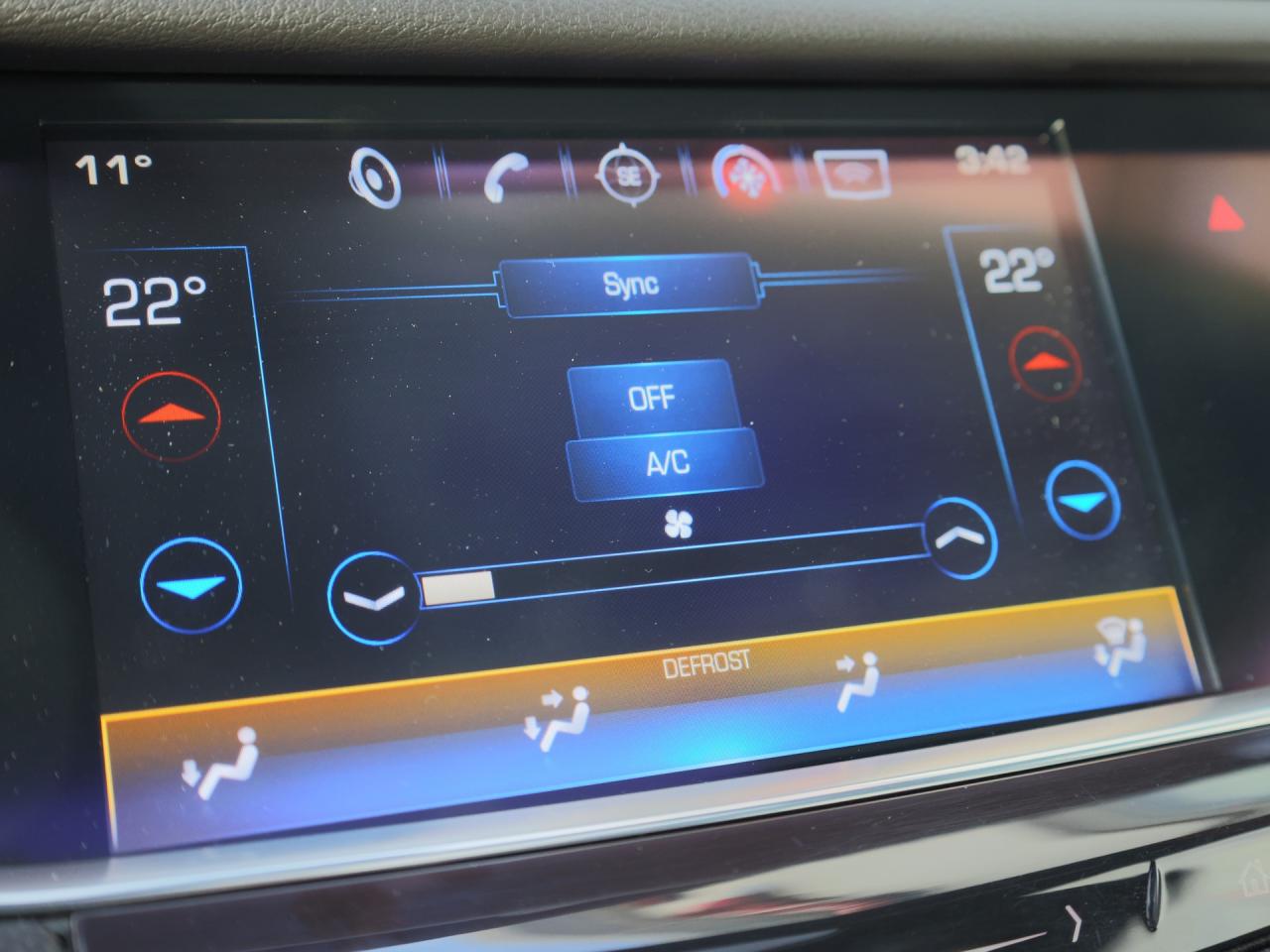 2017 Cadillac XT5 Luxury AWD   Navi   Leather   Panoramic Sunroof Photo