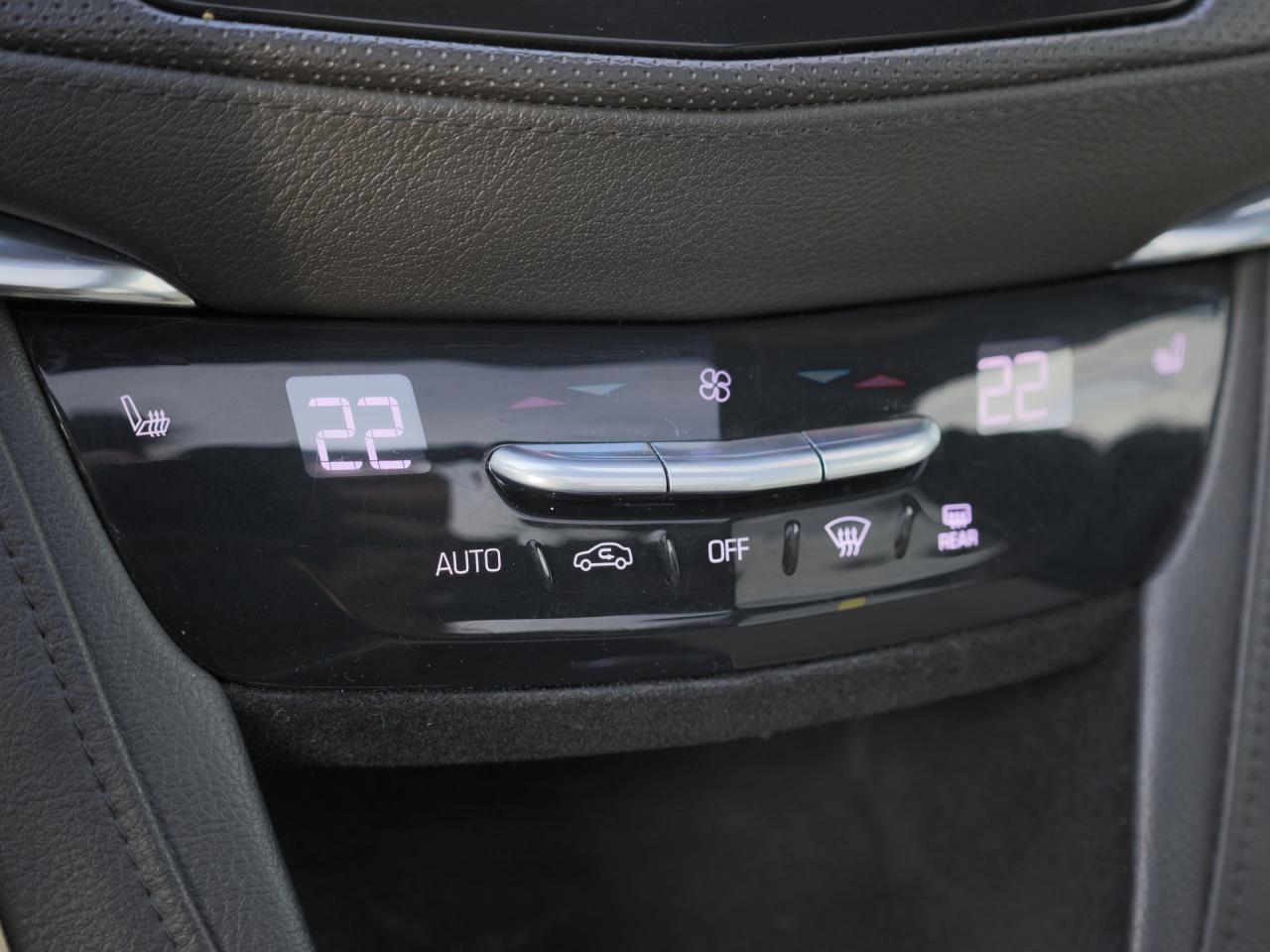 2017 Cadillac XT5 Luxury AWD   Navi   Leather   Panoramic Sunroof Photo