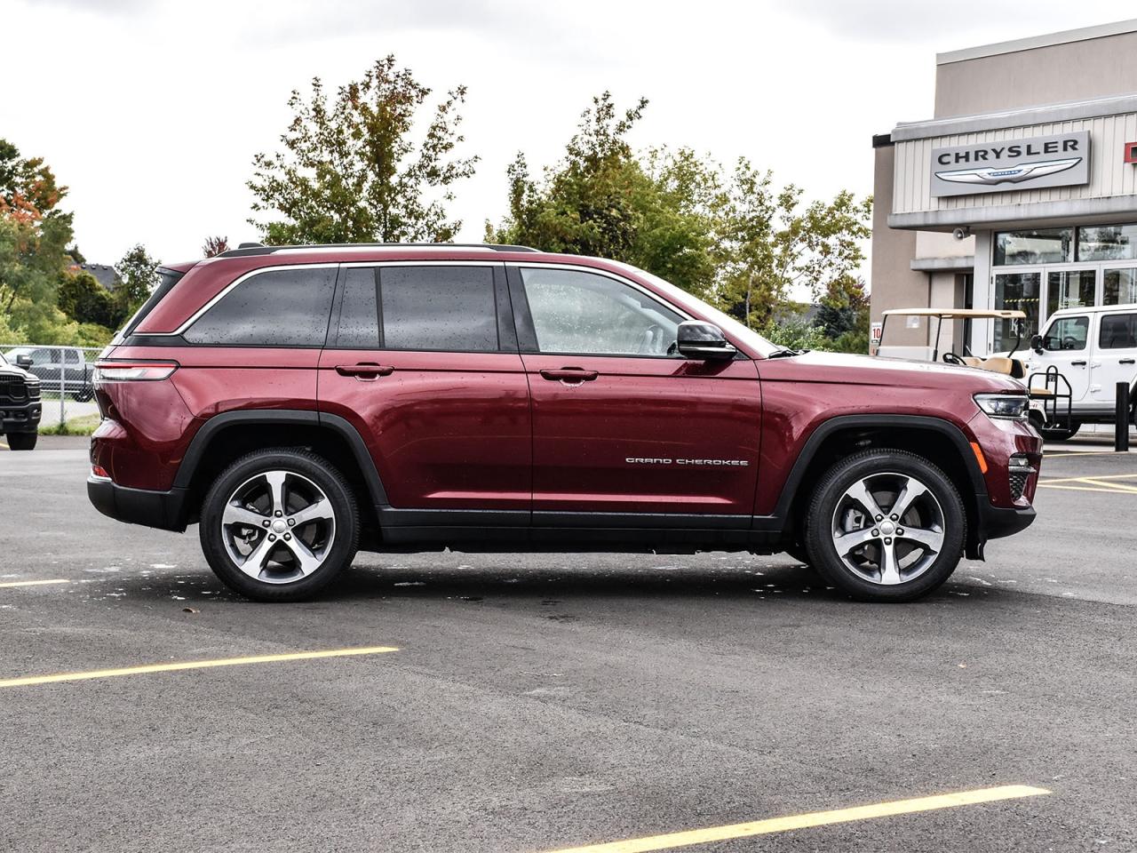 2023 Jeep Grand Cherokee 4xe Photo2
