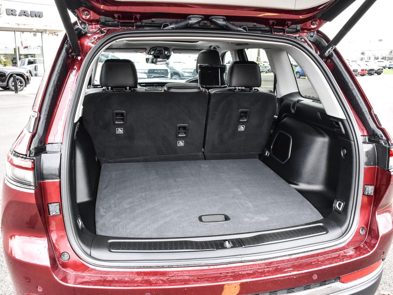 2023 Jeep Grand Cherokee 4xe Photo