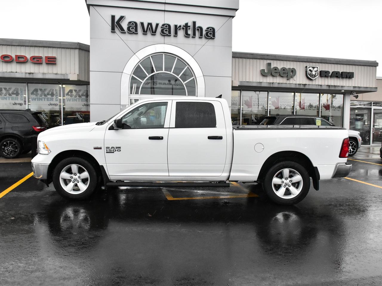 2023 RAM 1500 Classic TRADESMAN Photo3