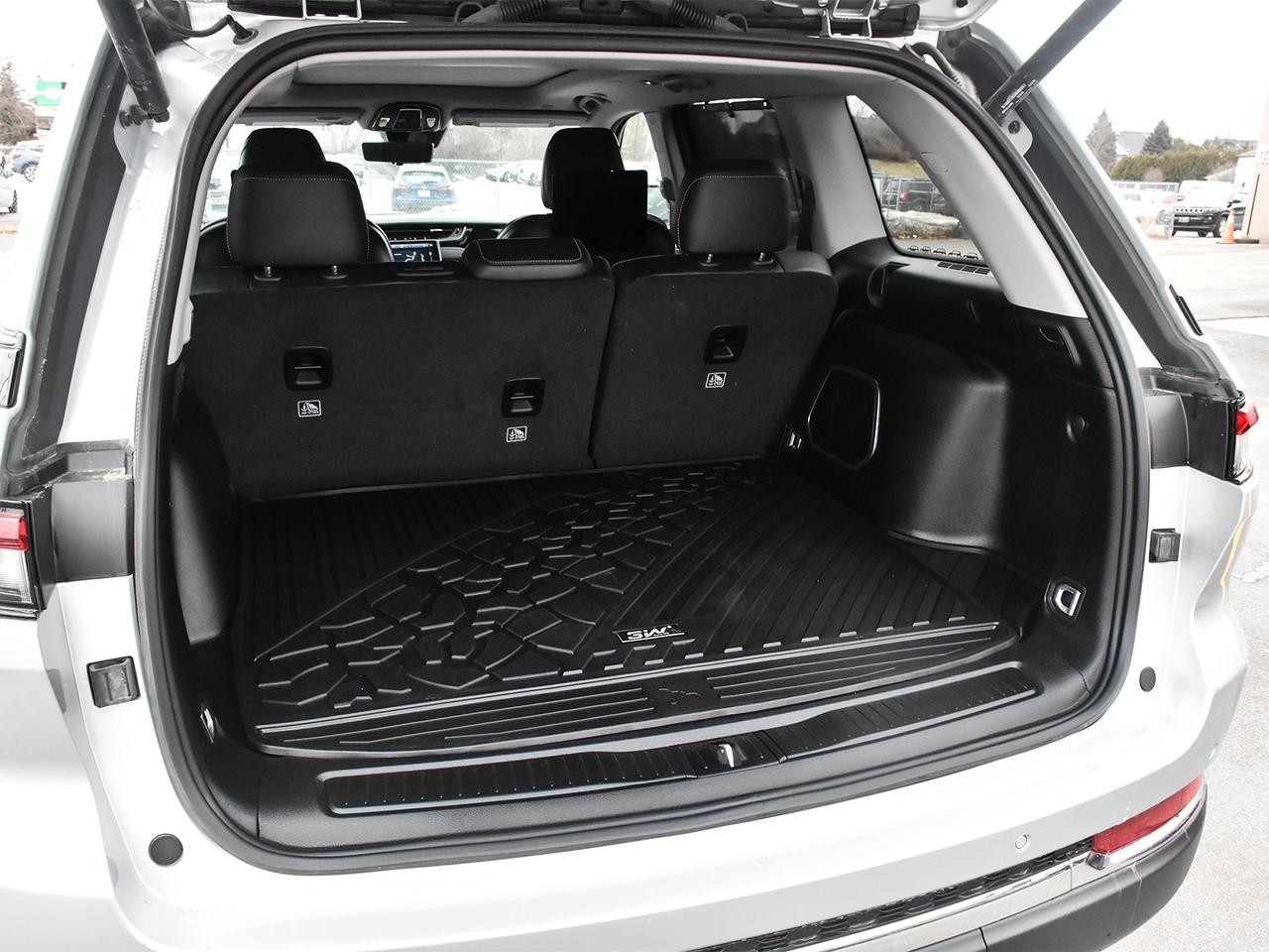 2023 Jeep Grand Cherokee 4xe Photo