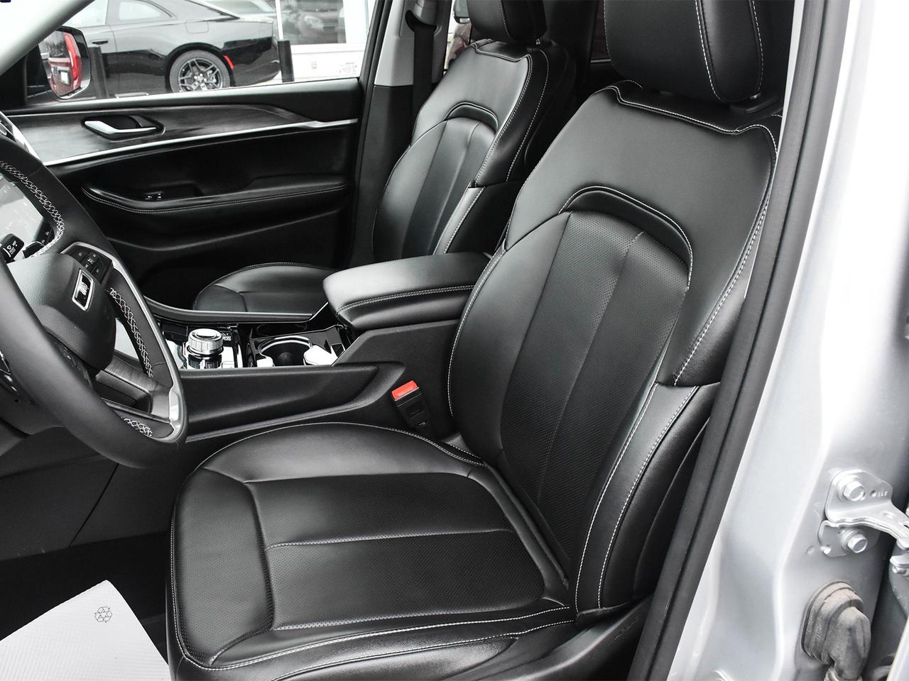 2023 Jeep Grand Cherokee 4xe Photo