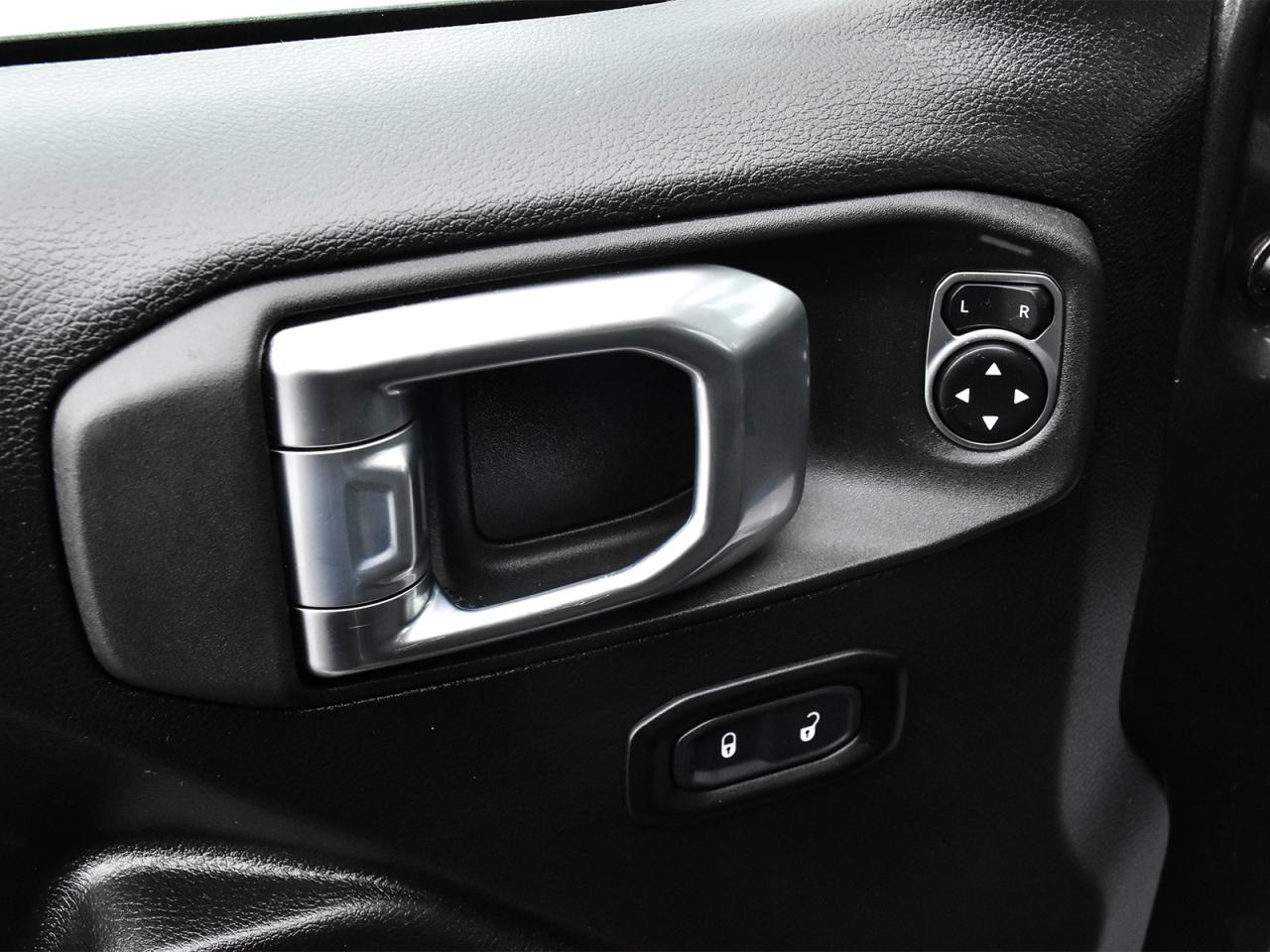 2024 Jeep Wrangler SPORT Photo