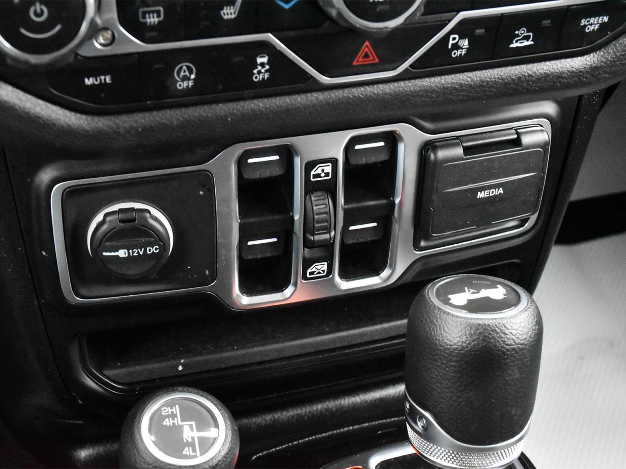 2024 Jeep Wrangler SPORT Photo