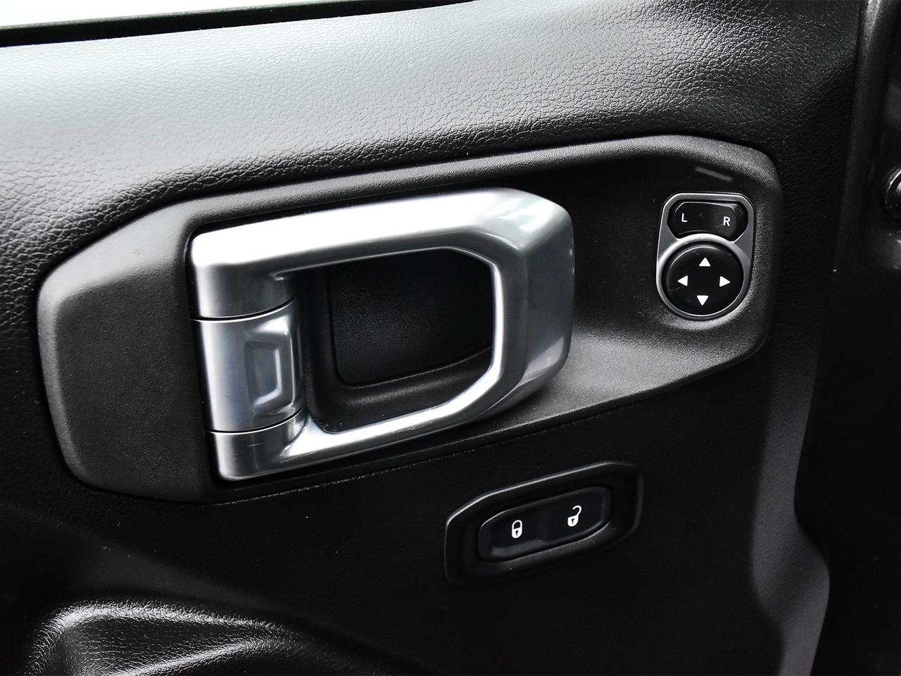 2024 Jeep Wrangler SPORT Photo