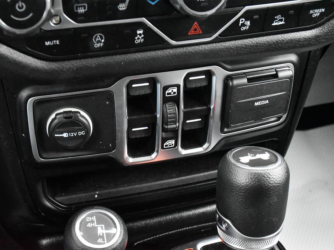 2024 Jeep Wrangler SPORT Photo