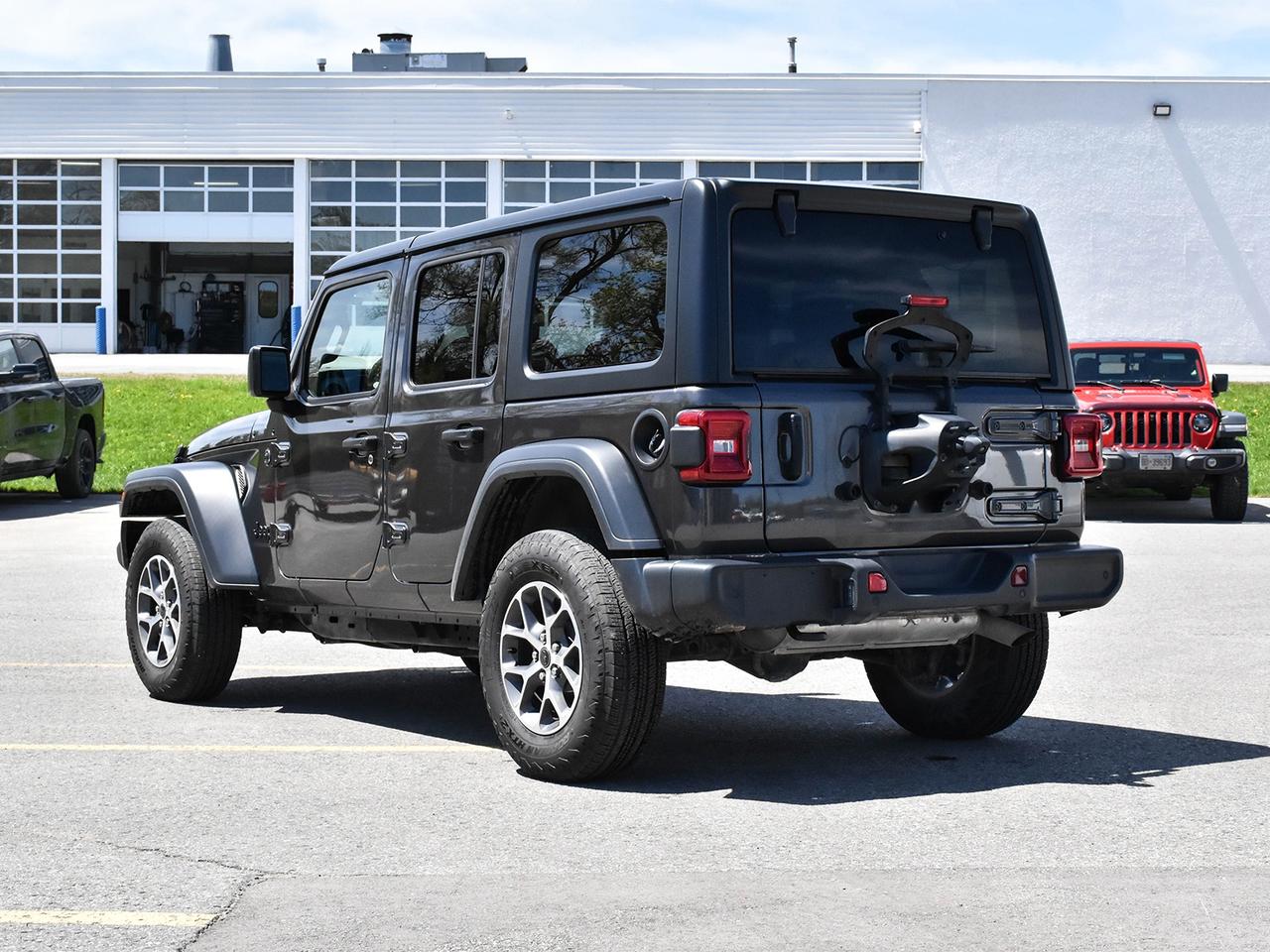 2024 Jeep Wrangler Sport S Photo