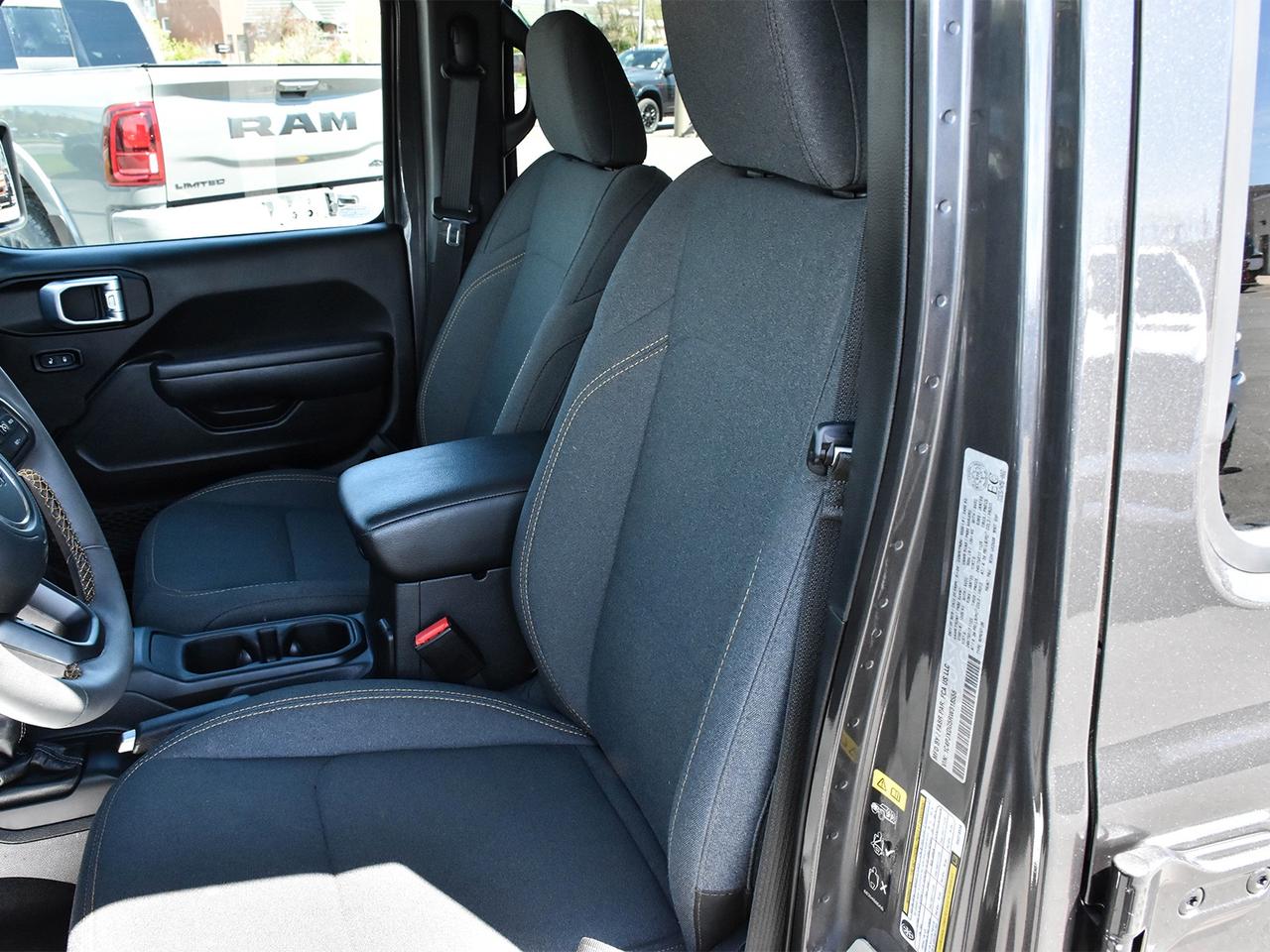 2024 Jeep Wrangler Sport S Photo