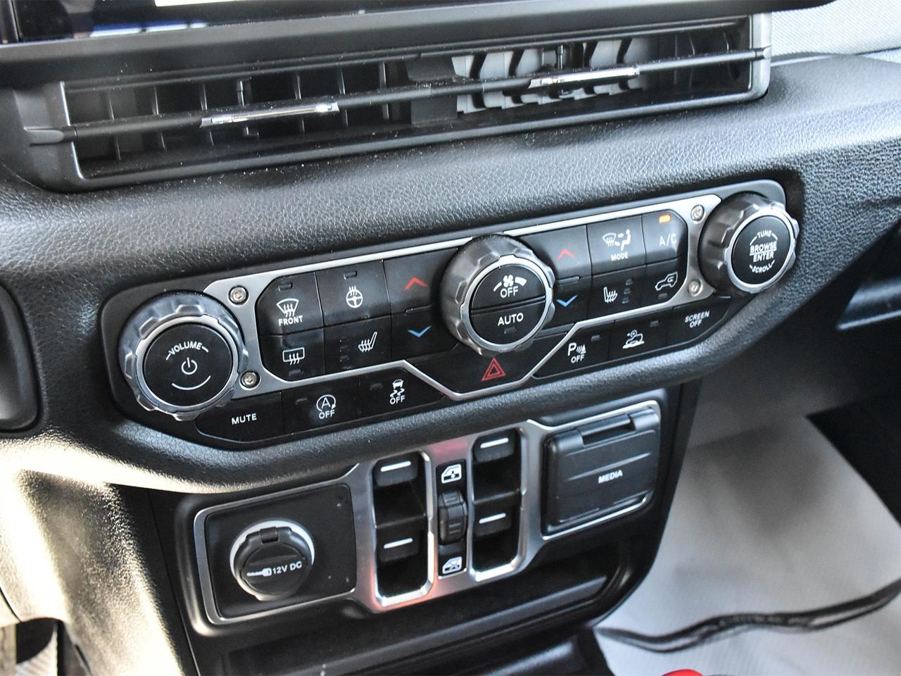 2024 Jeep Wrangler Sport S Photo