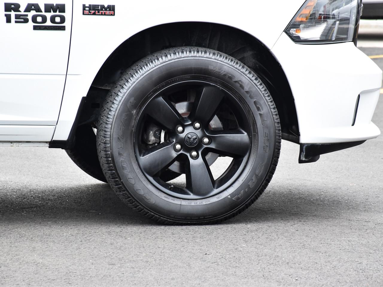 2022 RAM 1500 Classic EXPRESS Photo