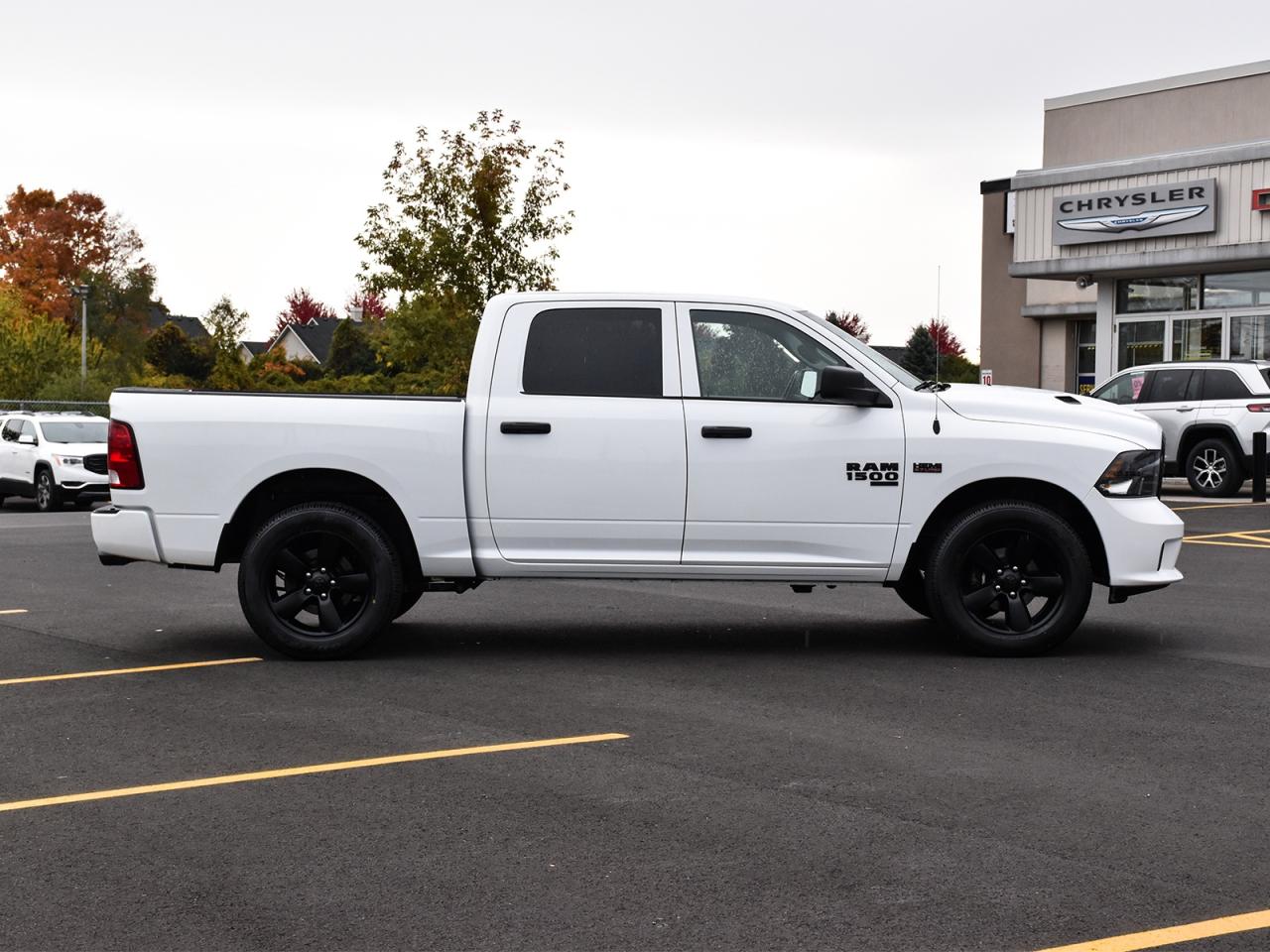 2022 RAM 1500 Classic EXPRESS Photo