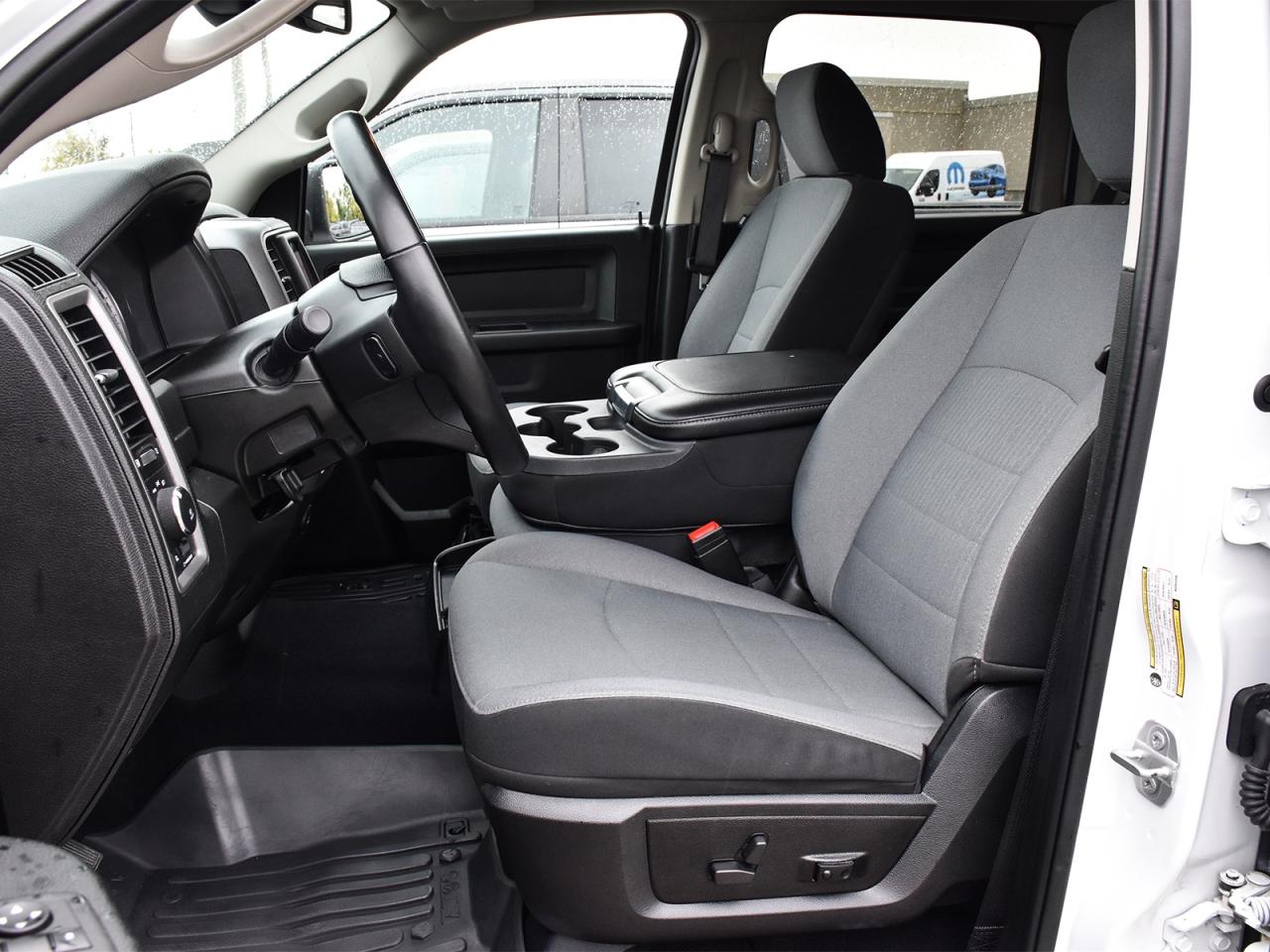 2022 RAM 1500 Classic EXPRESS Photo